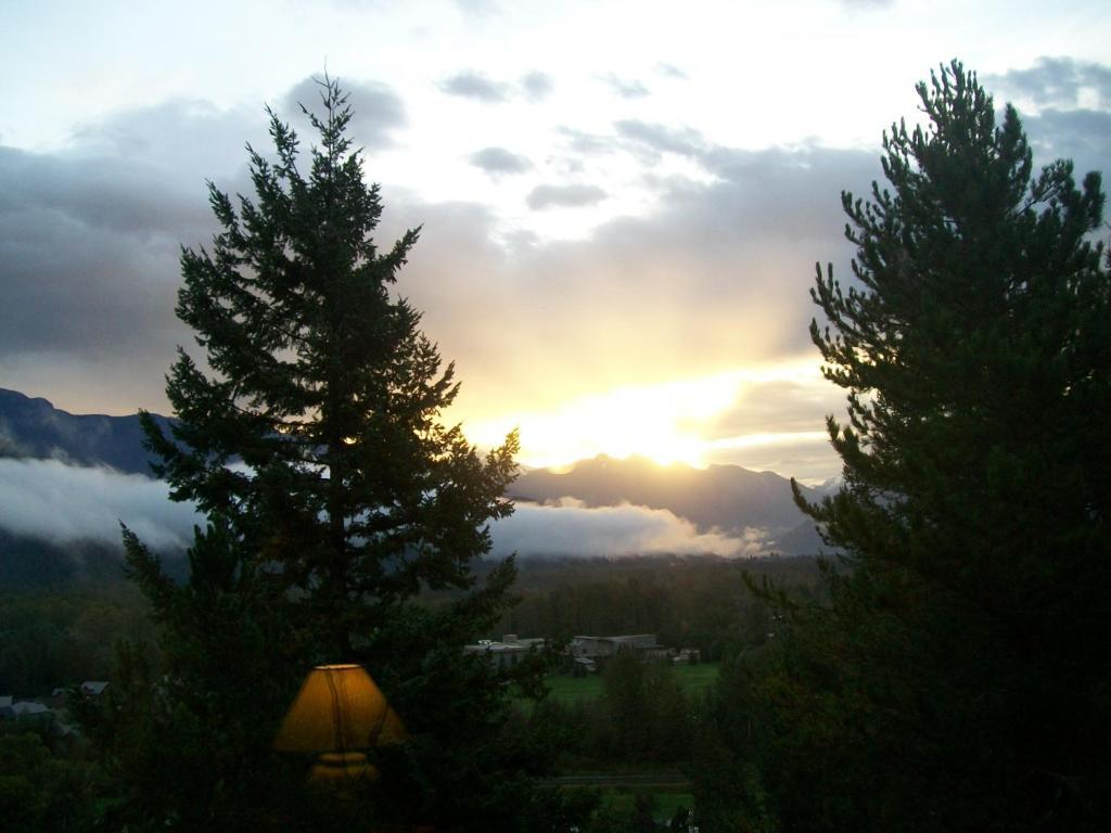 Greenwood Country Inn Pemberton Exteriör bild